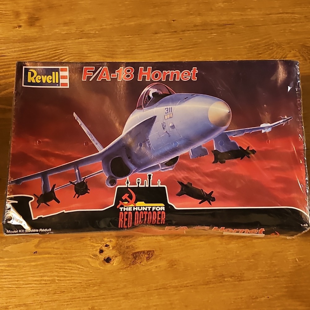 Revell F/A-18 Hornet 1:48 Airplane Model Kit The Hunt for Red October 4704